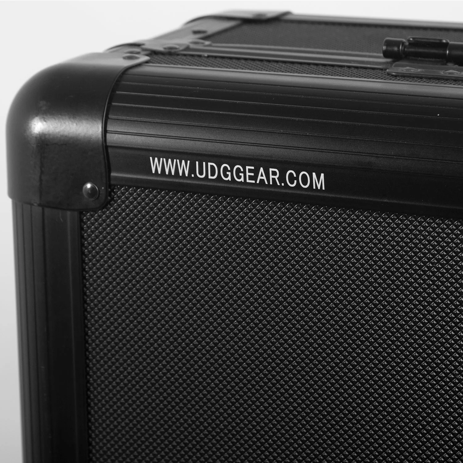 UDG Ultimate Pick Foam Flight Case Multi Format M Black - Image 11